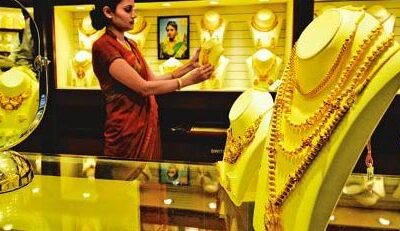 Gold Price Drops by Rs 4,640 per Sovereign Today; Silver Falls Rs 20,000 per Kg